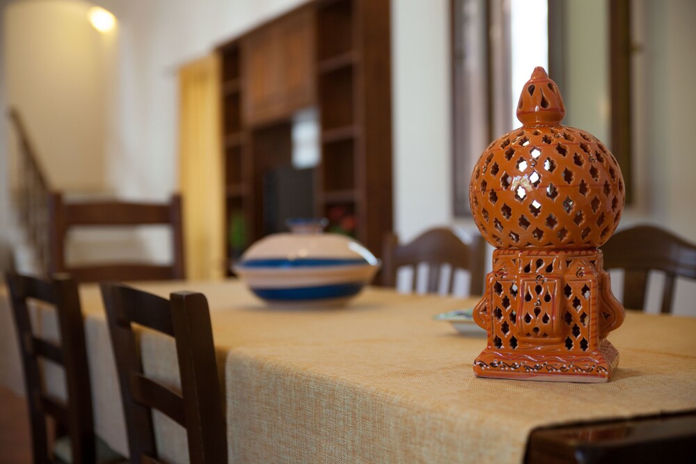 Two bedroom apartment with garden 6 pax - Living Area
