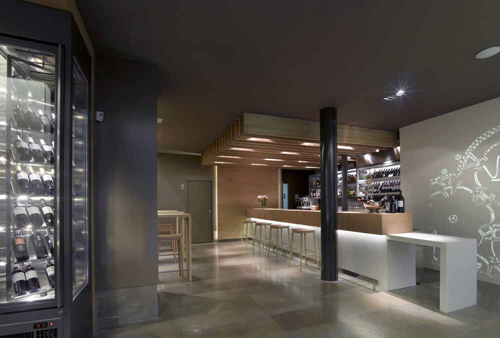 Hotel Bar