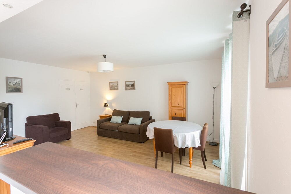 Studio (Rue des Cités) - Featured Image