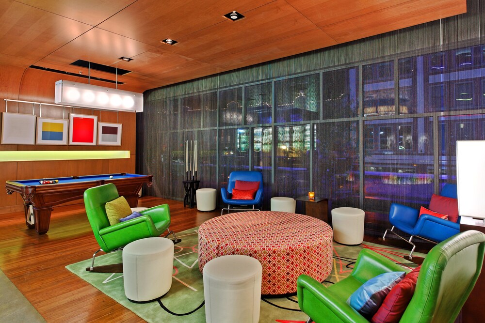 Hotel Bar