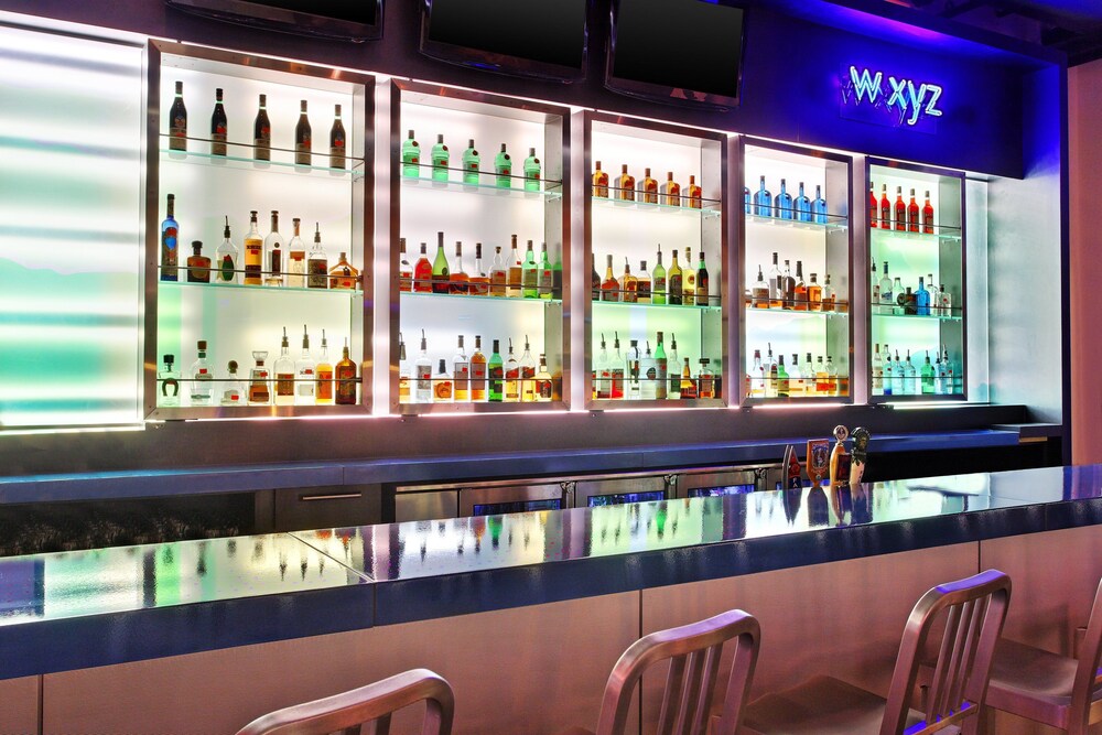 Hotel Bar