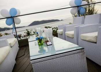 Hotel Lounge
