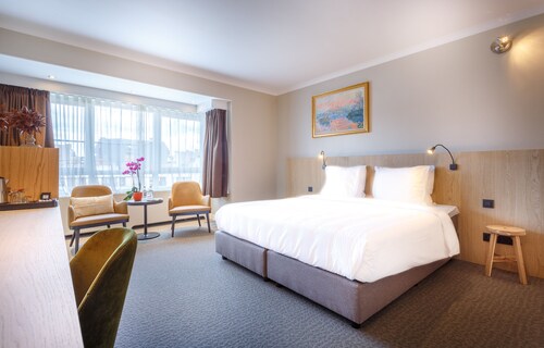 Carlton Hotel