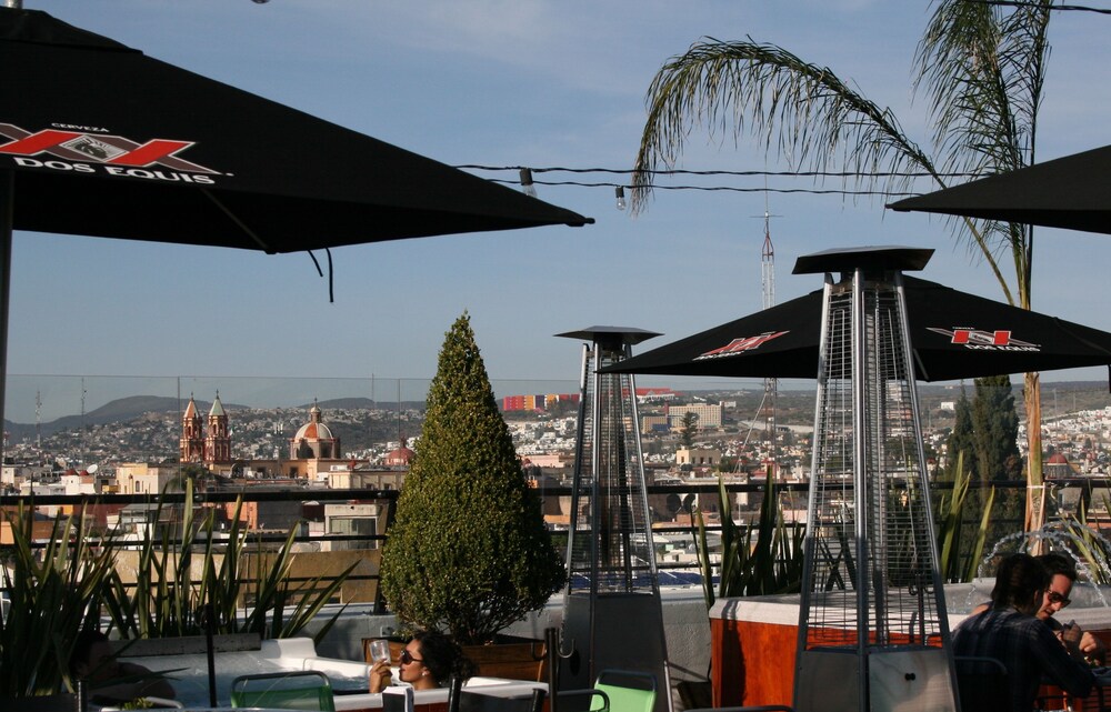 Hotel Bar