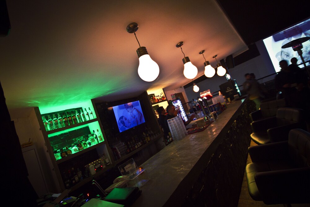 Hotel Bar