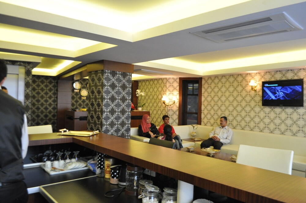 Hotel Lounge