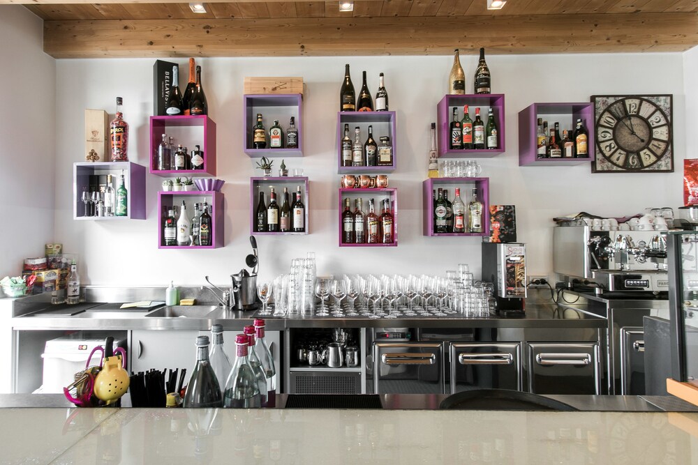 Hotel Bar