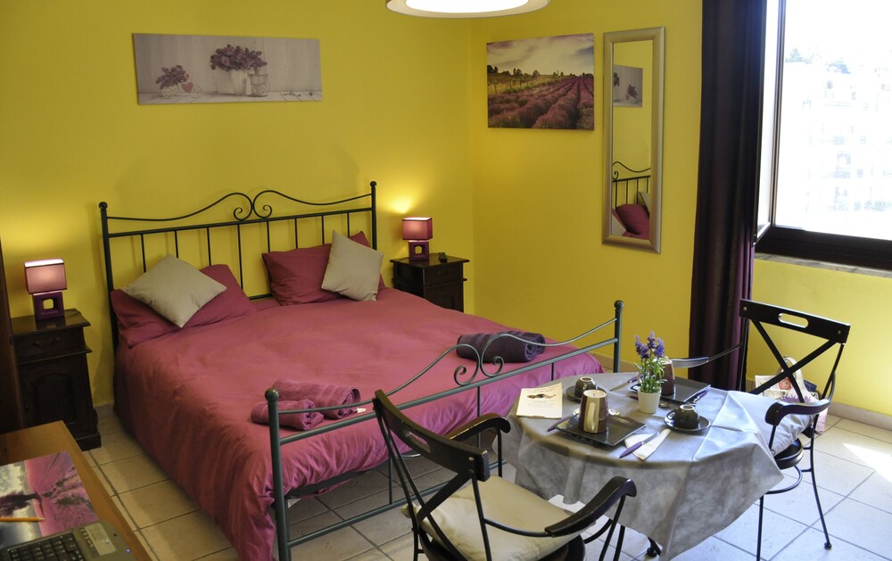 Guestroom