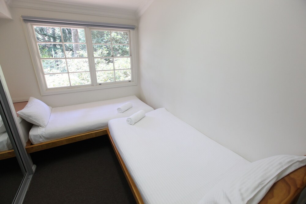 Family Cottage, 5 Bedrooms, Garden View - Guestroom