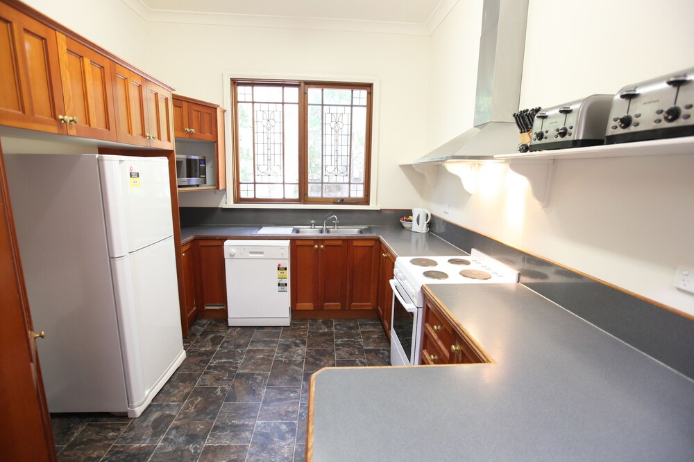 Family Cottage, 5 Bedrooms, Garden View - In-Room Kitchen