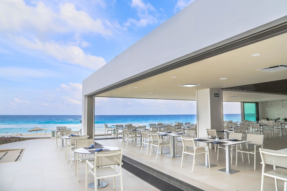 Food Court