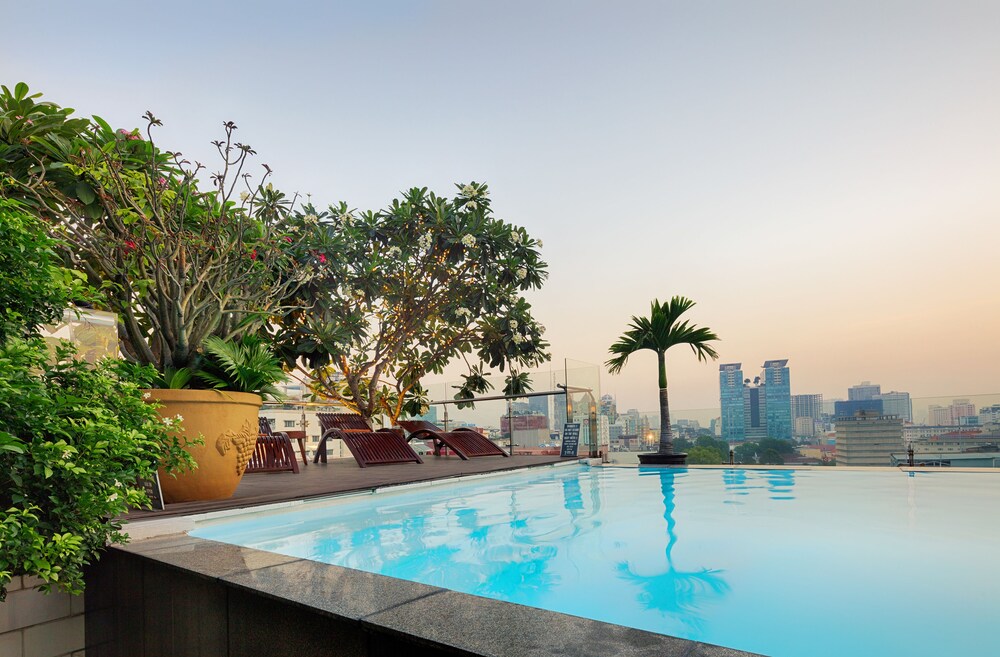Rooftop Pool