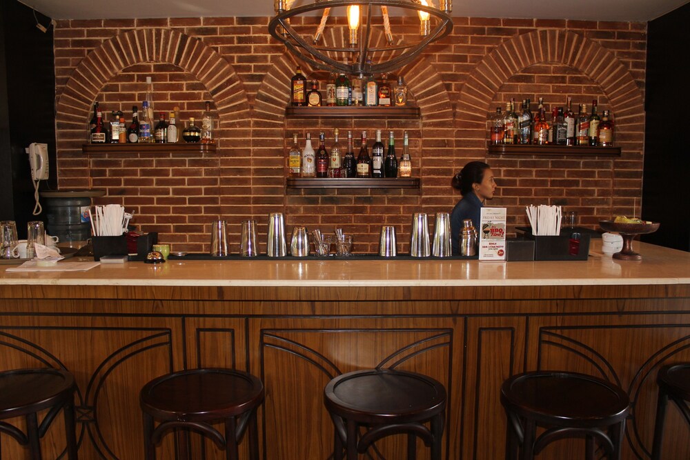 Hotel Bar