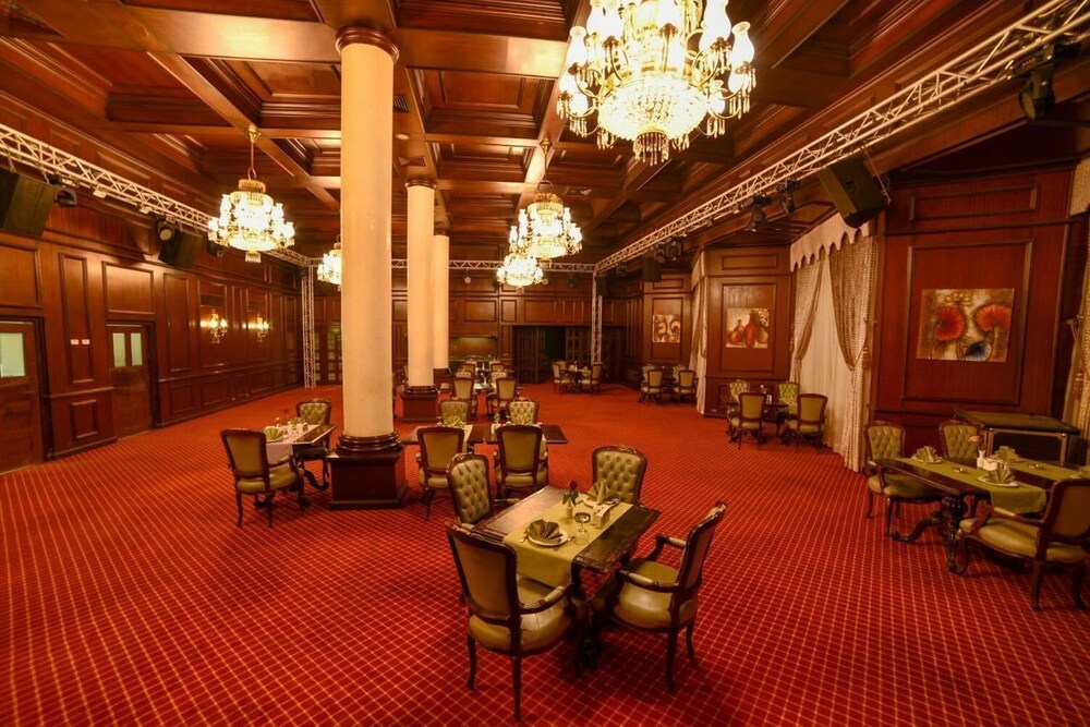 Food Court