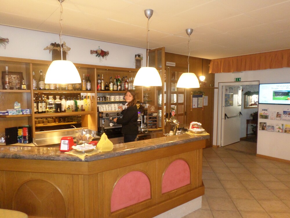Hotel Bar