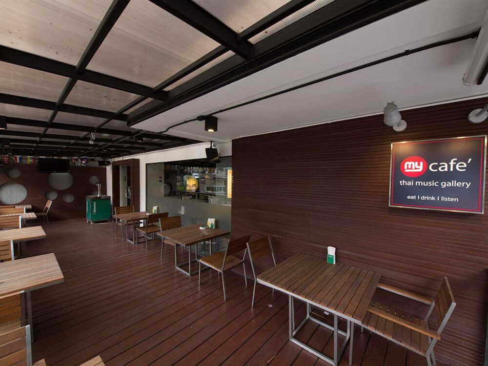 Hotel Bar