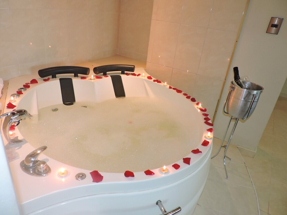 Jetted Tub