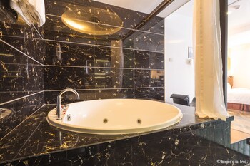 Jetted Tub