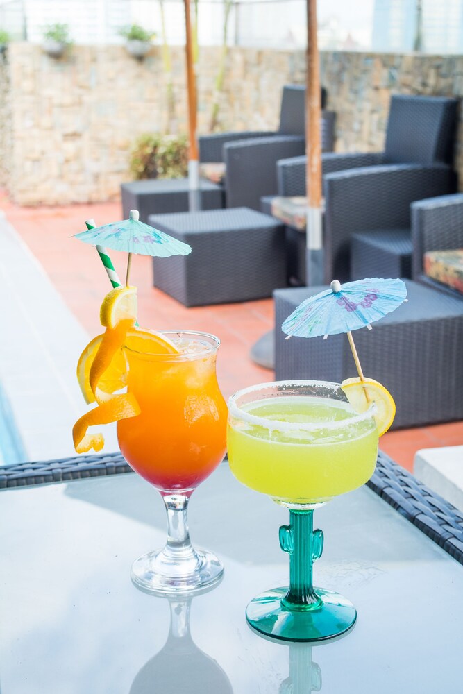 Poolside Bar