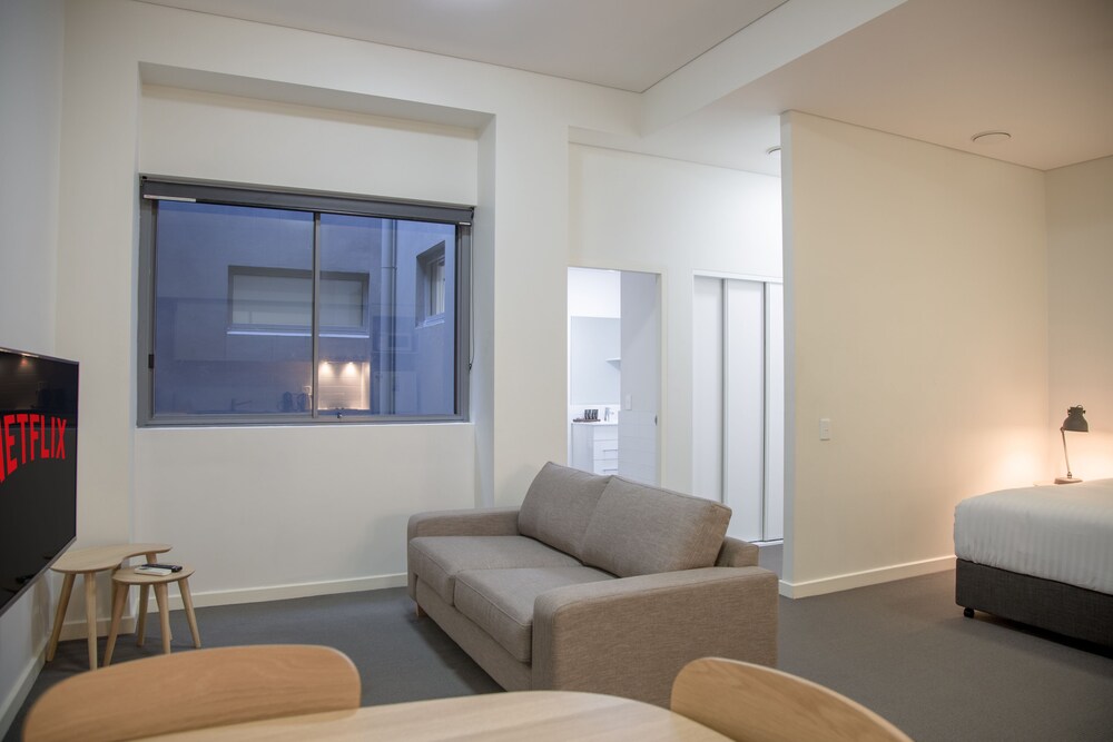 Standard Studio, 1 King Bed, Non Smoking, Kitchen - Guestroom