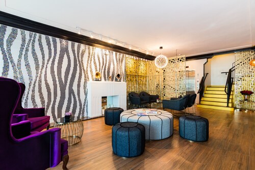 The L Hotel