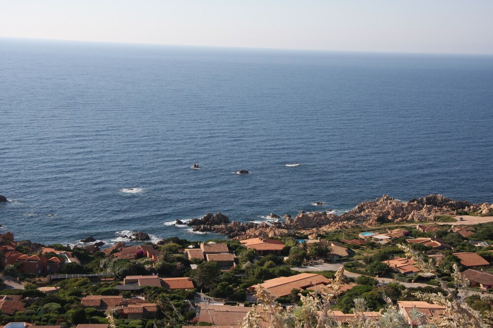 Vista della camera (Villa, accesso alla piscina, vista mare)