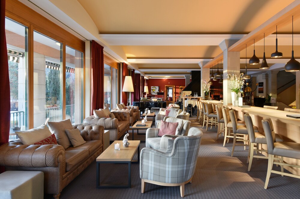 Hotel Lounge