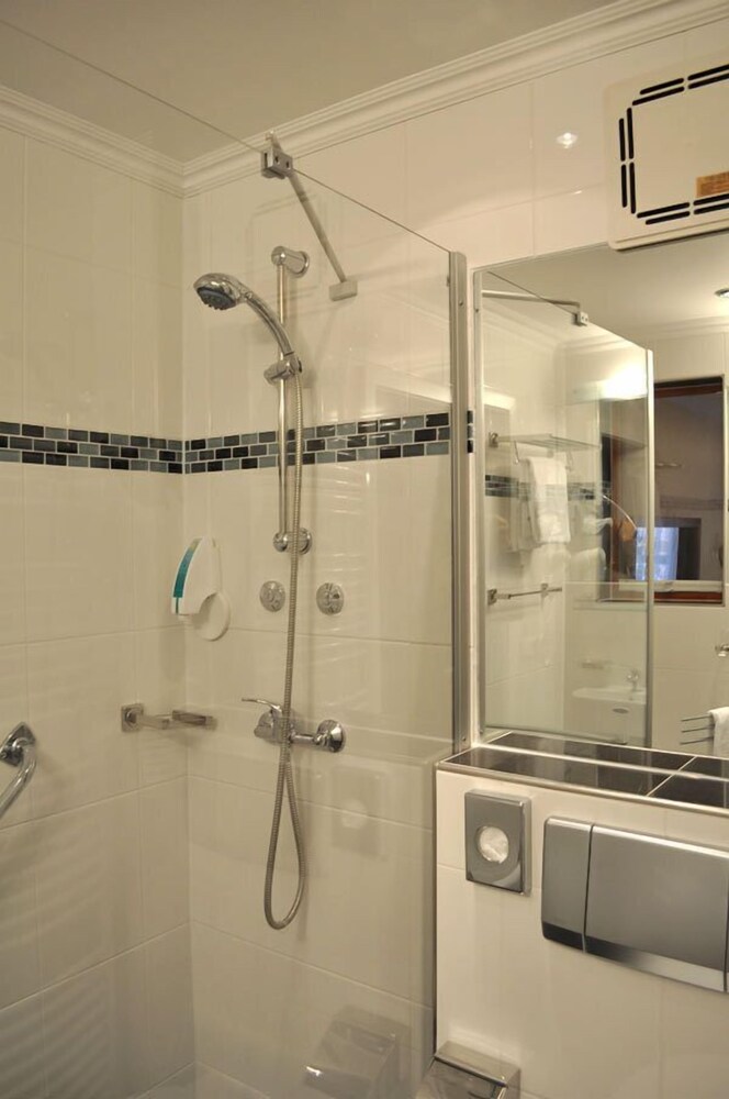 Dusche im Bad