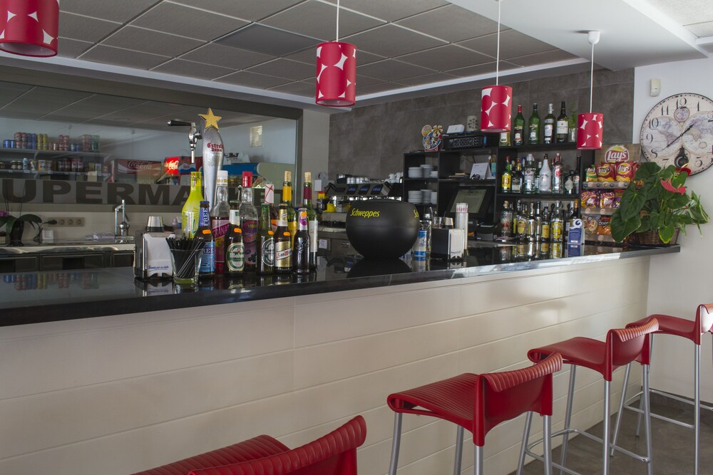 Poolside Bar