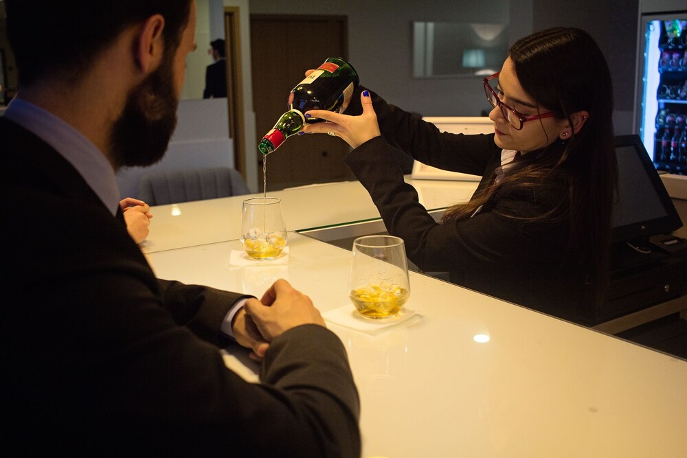 Hotel Bar