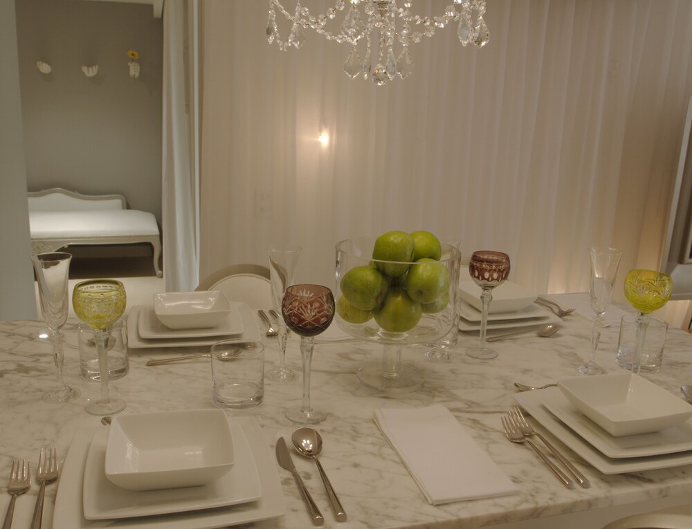 Master Gold - Living Area