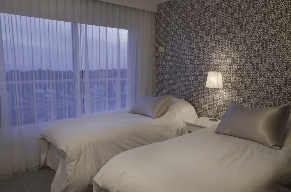 Master Gold - Guestroom