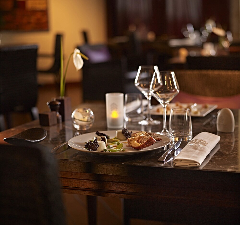 Couples Dining