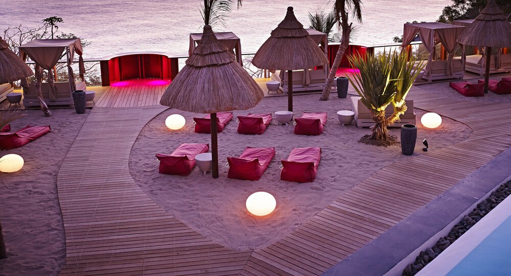Sundeck