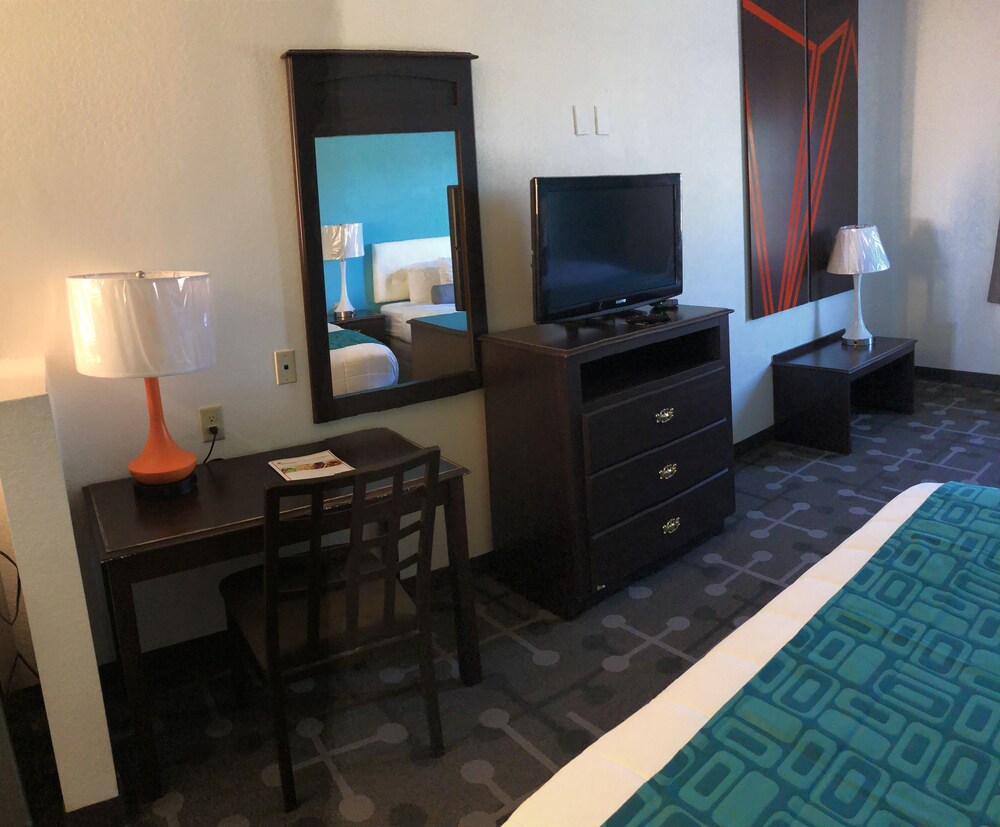 Room amenity, Howard Johnson by Wyndham Lubbock TX