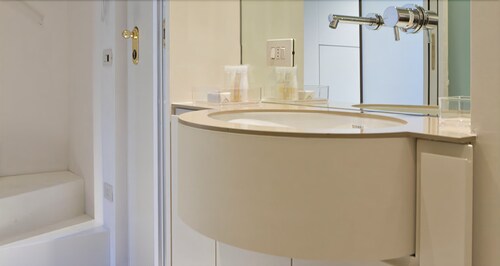 Luxury Suite, Kitchen - Bathroom Sink