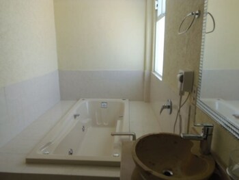 Jetted Tub