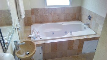 Jetted Tub
