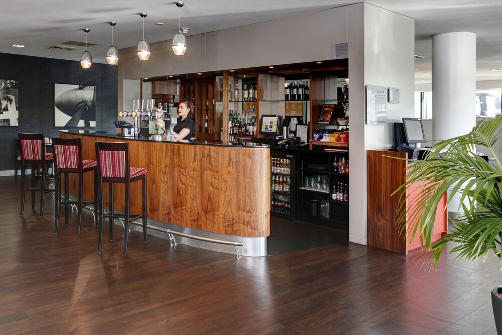 Hotel Bar
