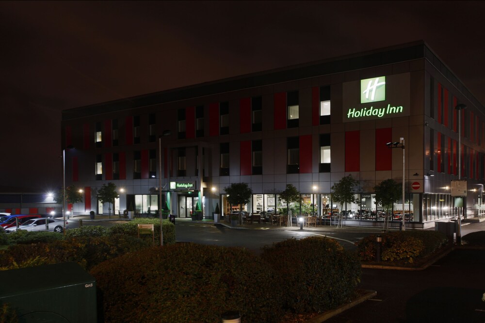 Hotel Front - Evening/Night