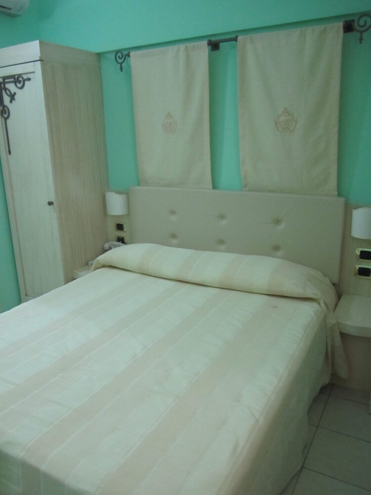 Quadruple Room - Guestroom