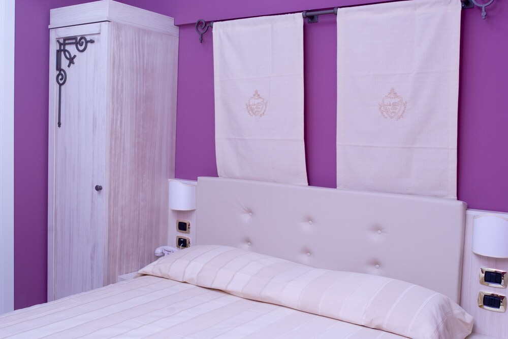 Double or Twin Room, 1 Bedroom - Guestroom