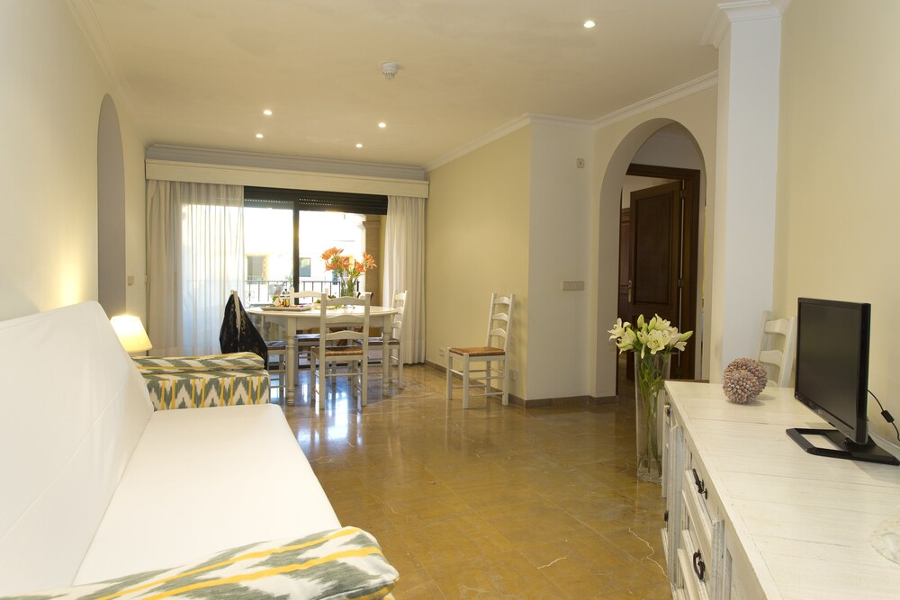 Apartment, 2 Bedrooms - Guestroom