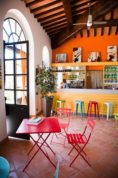 Poolside Bar