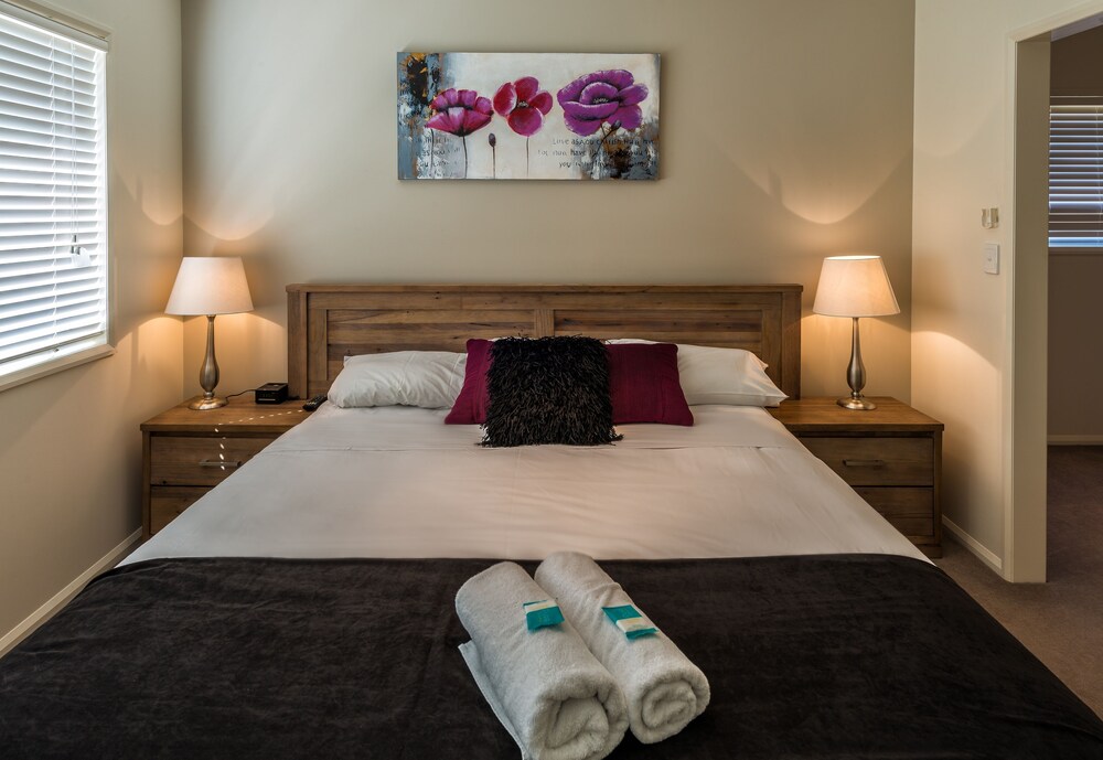 1 Bedroom Spa Bungalow - Guestroom