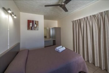 Premium Suite, 1 Bedroom - Guestroom