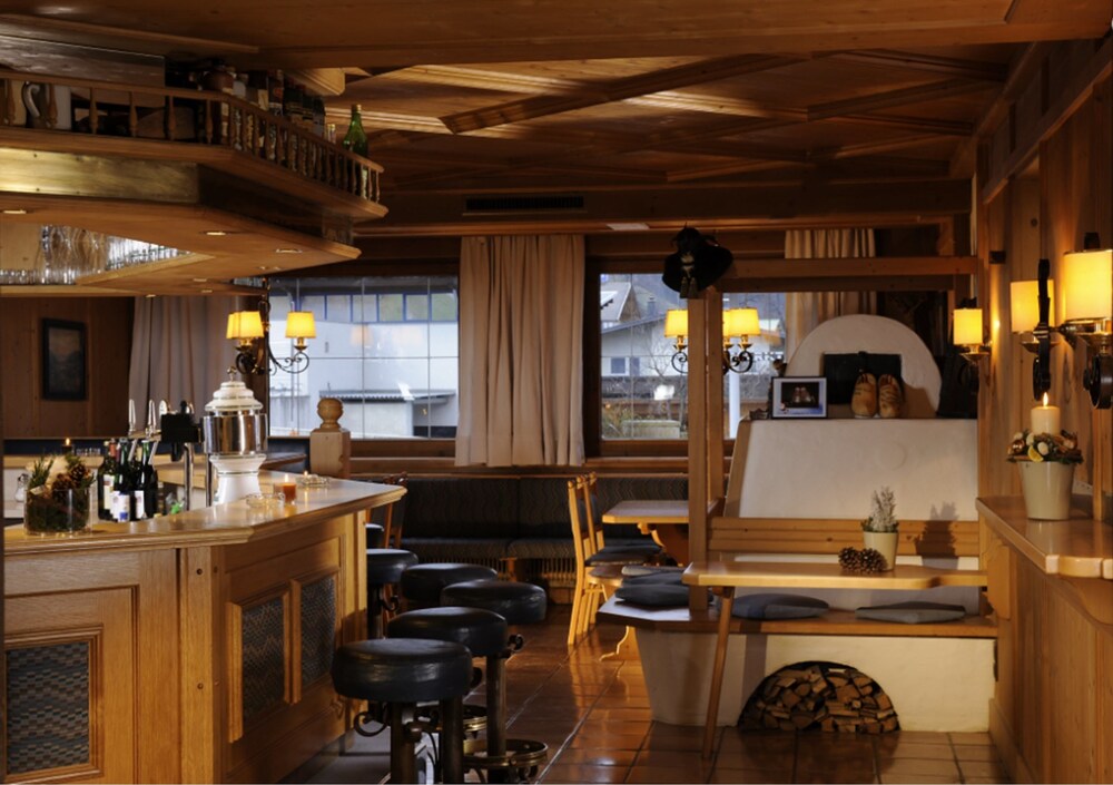 Hotel Lounge