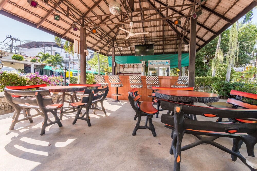 Poolside Bar