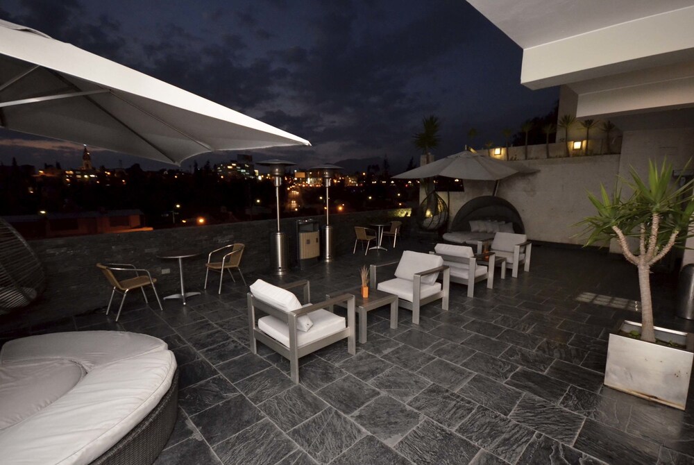 Sundeck