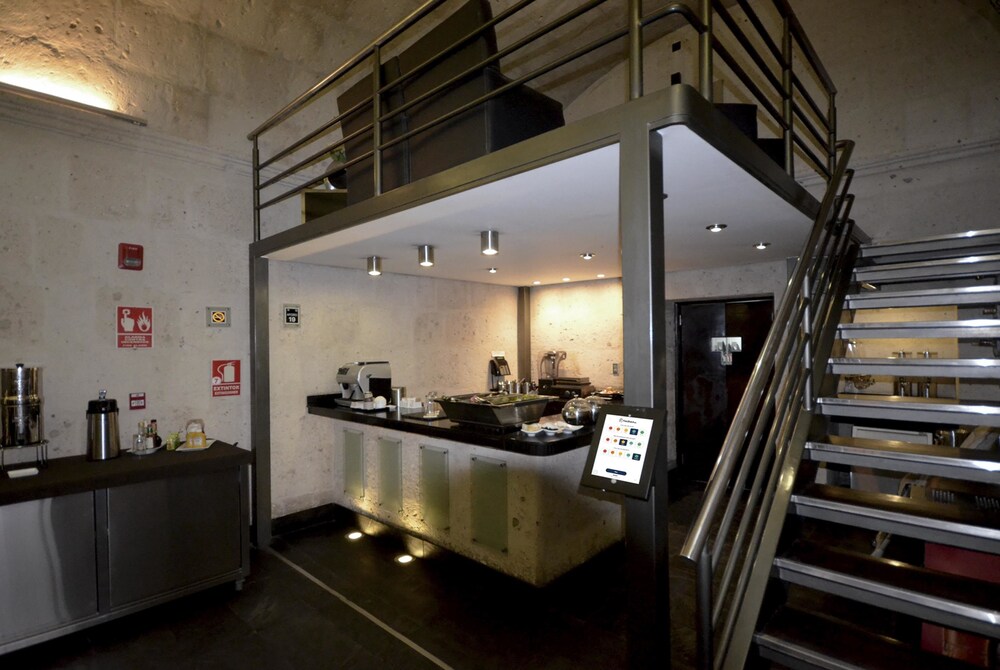Hotel Bar